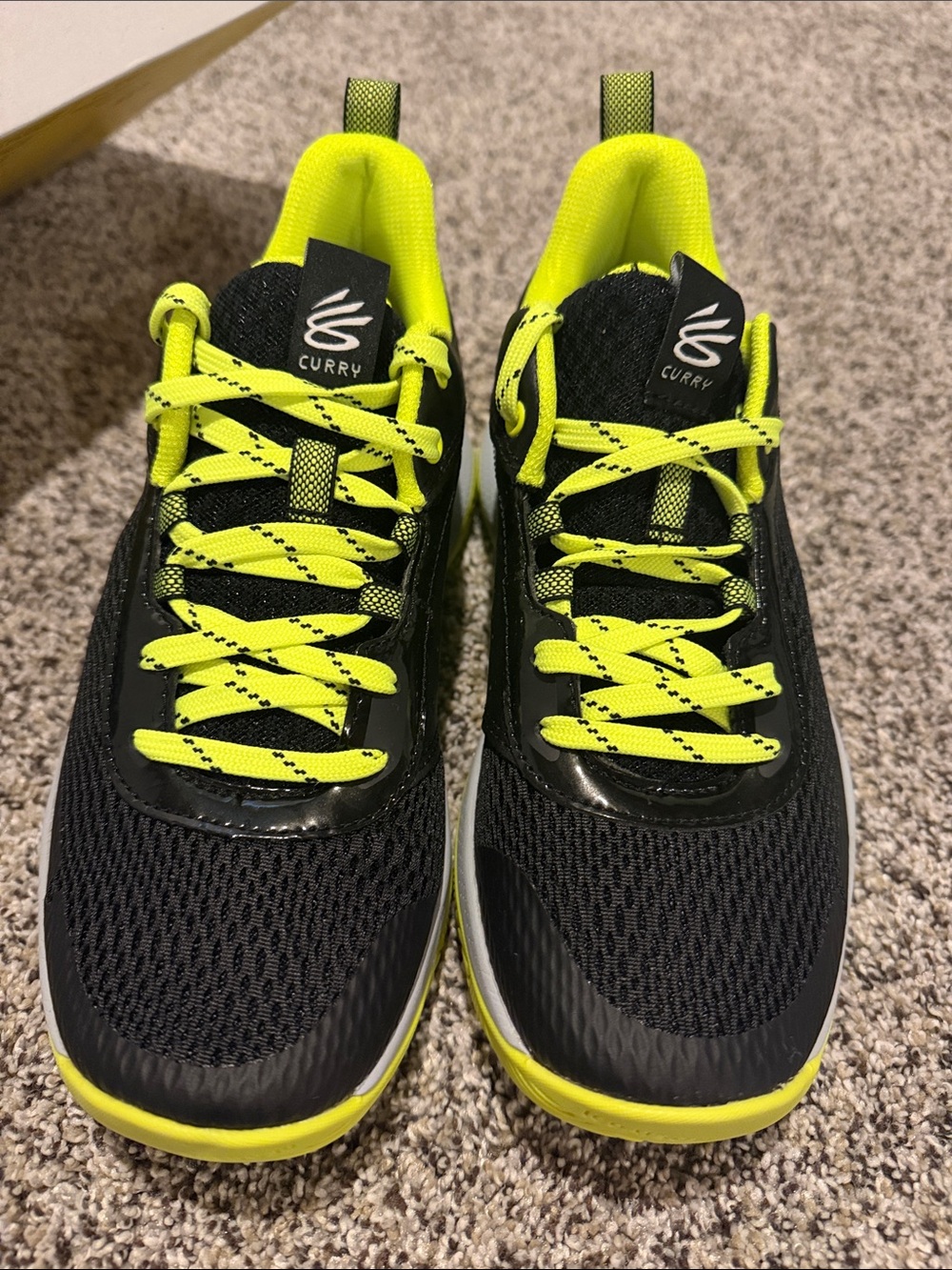 Curry Brand Boys 5.5 Sneakers